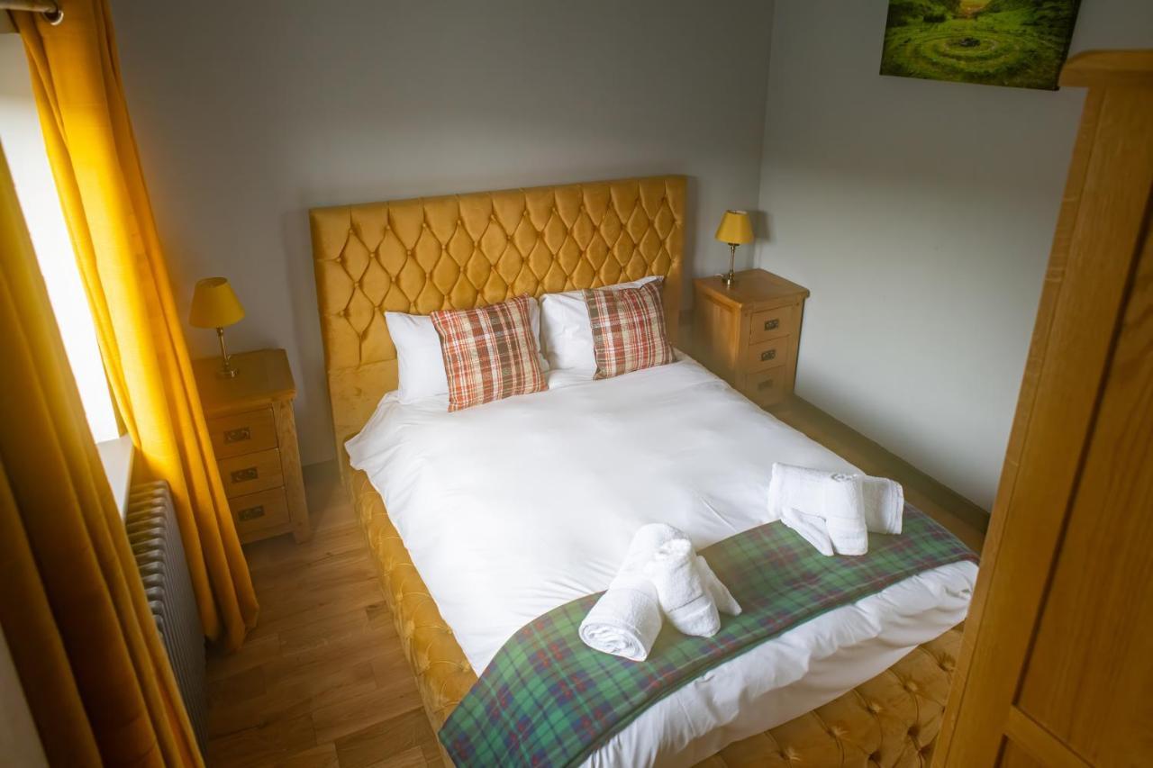 Luxury 4 Bedroom Cottage With Stunning Views Near Fairy Pools! Carbost  Exterior photo