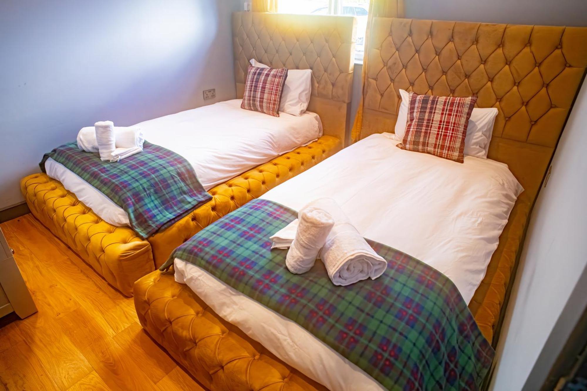 Luxury 4 Bedroom Cottage With Stunning Views Near Fairy Pools! Carbost  Exterior photo